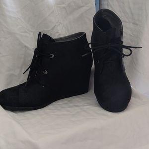 Maurices wedge boots